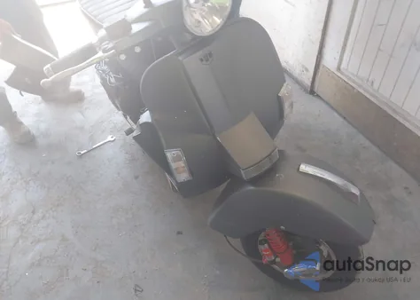 2002 Vespa Px из США, поврежденный, VIN VST1T6009387